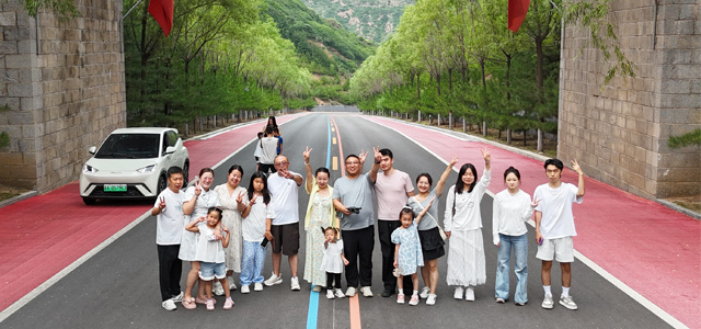 忻州团建之旅：古城、溶洞与雄关的奇妙之行